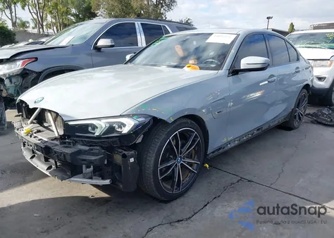 2023 BMW 3 Series 330E из США, поврежденный, VIN 3MW39FF06P8C84003